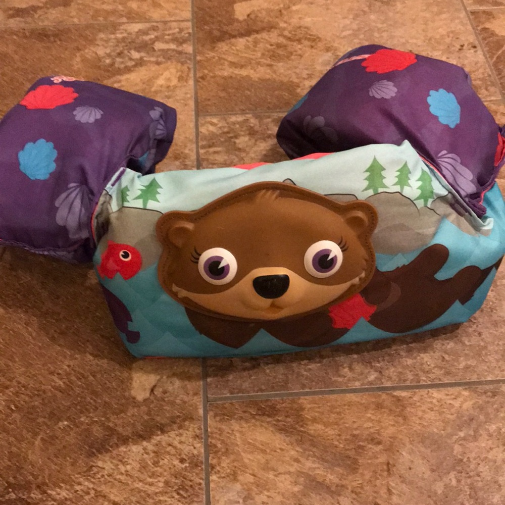 Sea otter puddle jumper